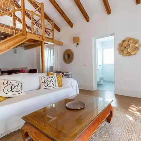 Holiday home Loft De Diseno Con Piscina Cerca De La Playa Zahora